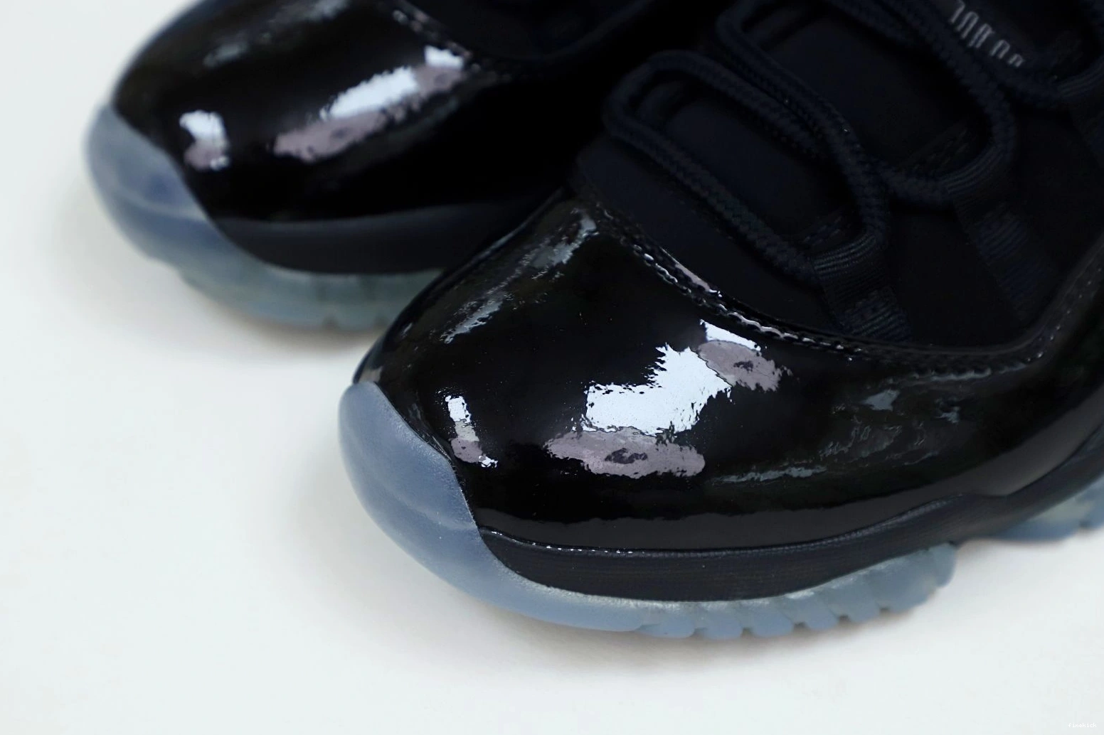 11 RETRO JORDAN GOWN' AIR 'CAP AND 0720